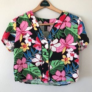 Forever 21 floral print cropped button down tee